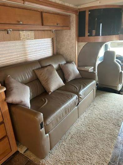 Used 2010 Winnebago 30ft Motorhome