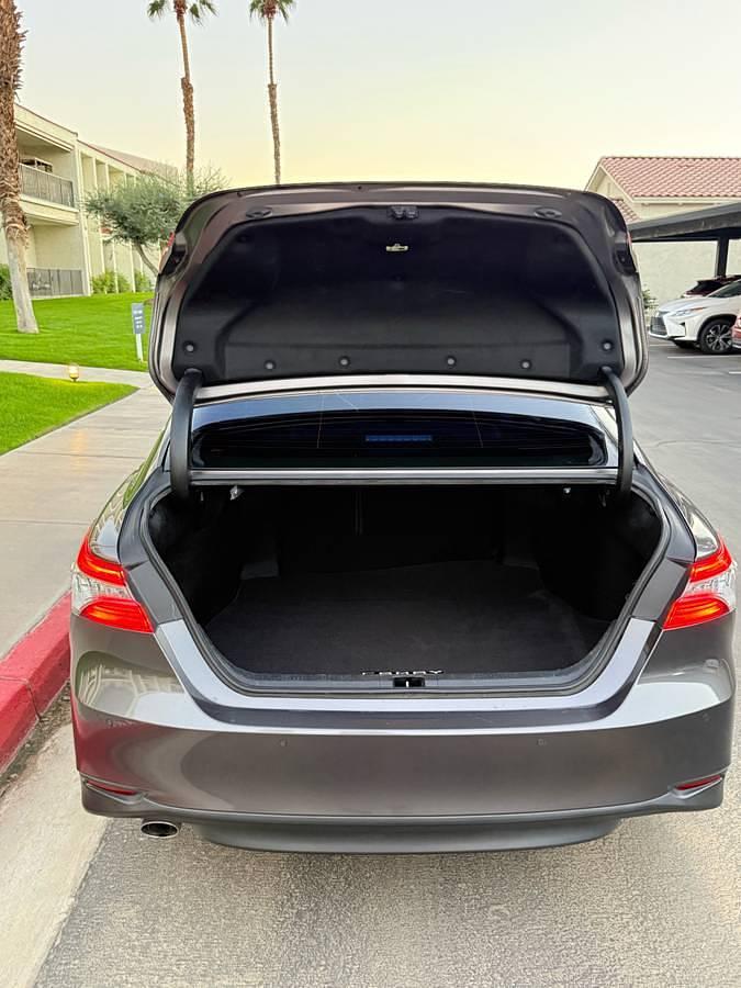 Used 2019 Toyota Camry Hybrid XLE