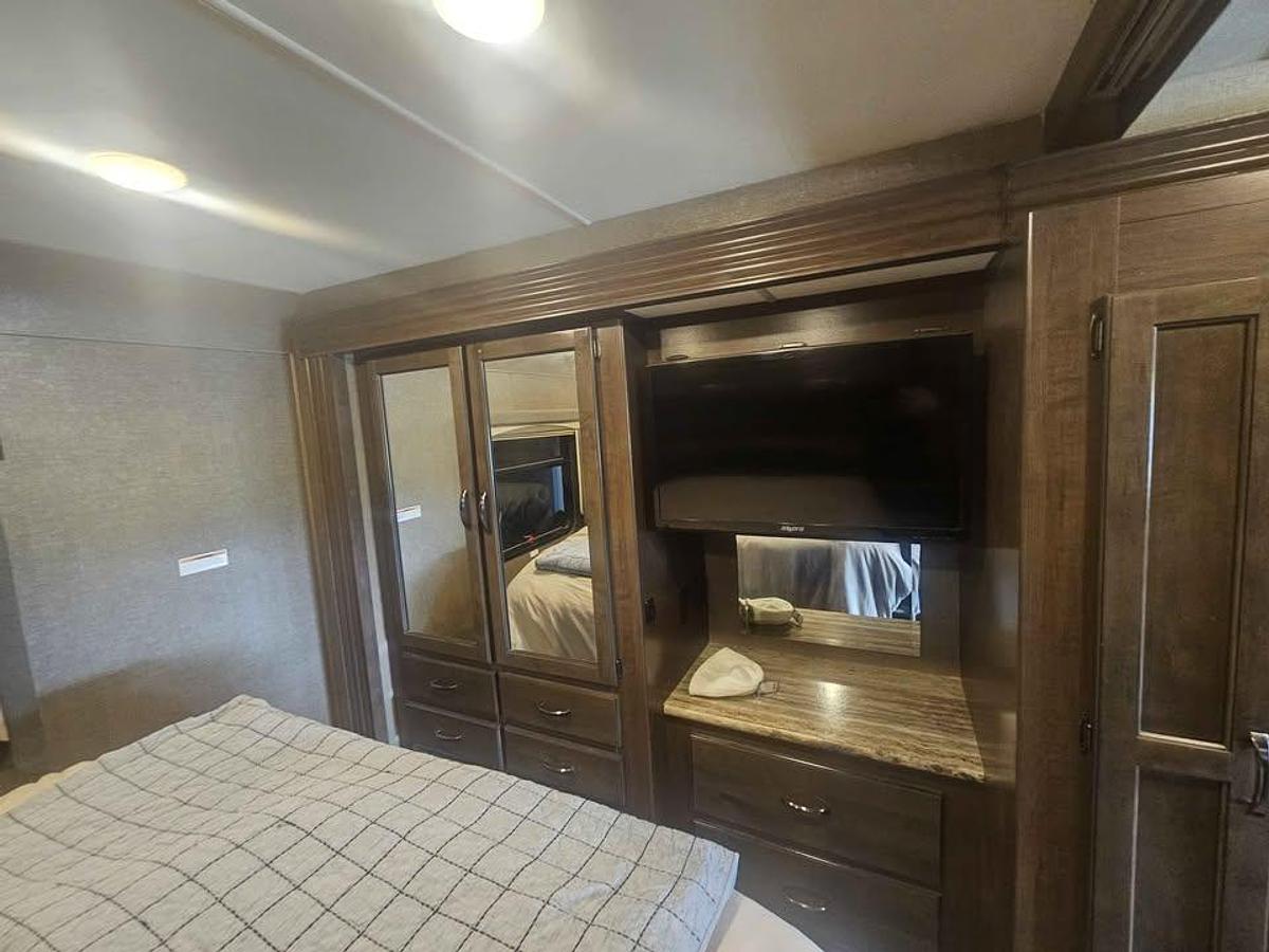 Used 2018 Thor Motor Coach  A.C.E. 29.3