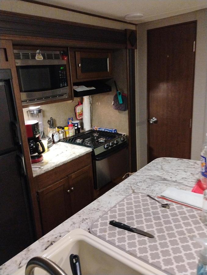 Used 2018 Keystone Hideout Travel Trailer