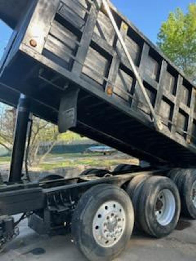 Used 2005 Kenworth T800 Dump Truck