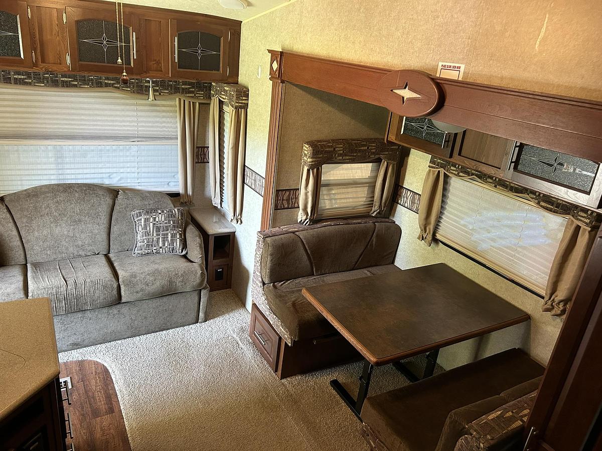 Used 2013 Forest River Rockwood Signature Ultra Lite 8244WS Fifth Wheel