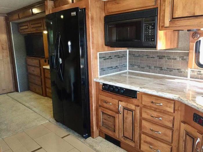 Used 2013 Monaco Knight 40DFT