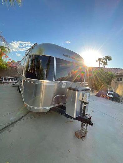 Used 2019 Airstream Flying Cloud M-27FB Twin
