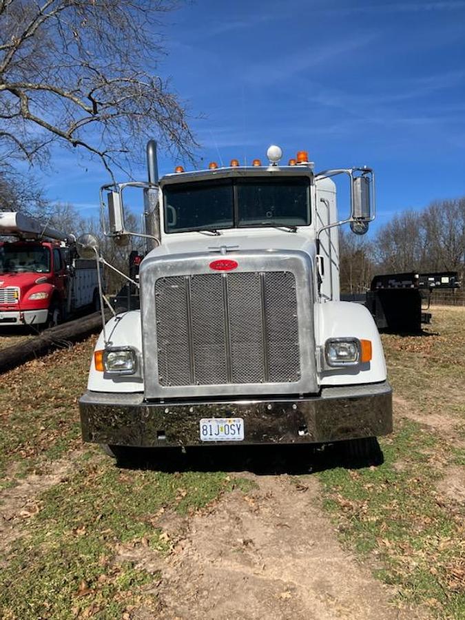 Used 2012 Peterbilt 365 Conventional Sleeper Semi