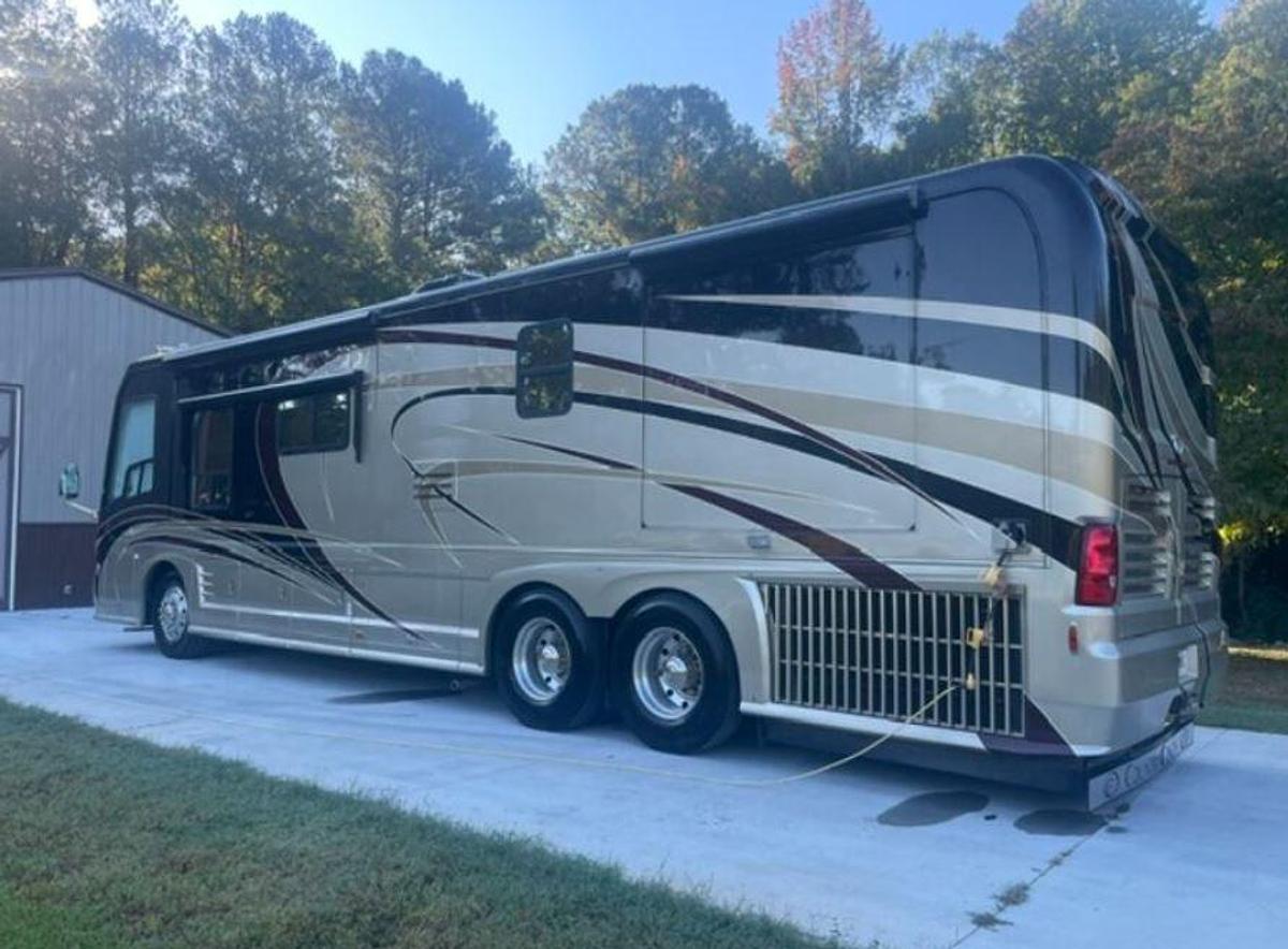 Used 2006 Country Coach Intrigue 530 Ovation