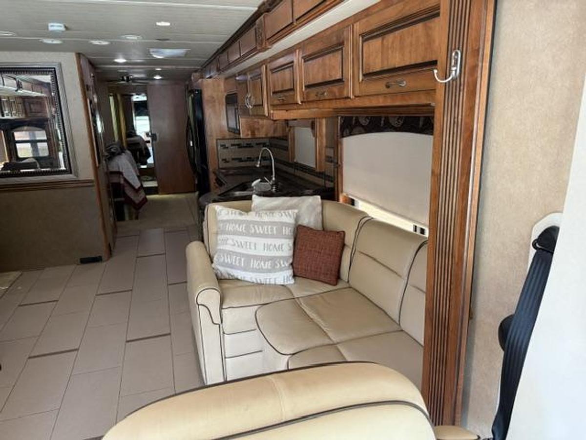 Used 2012 MONACO KNIGHT 40DT