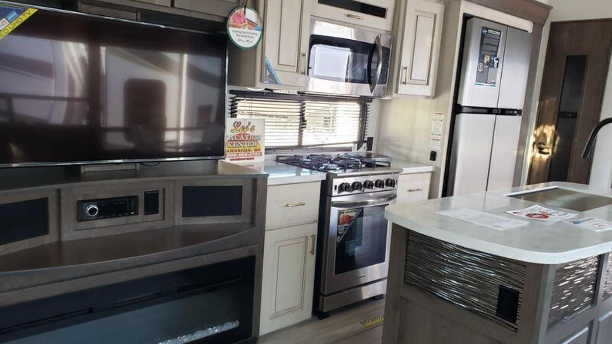 Used 2021 Alliance Paradigm 370FB Fifth Wheel