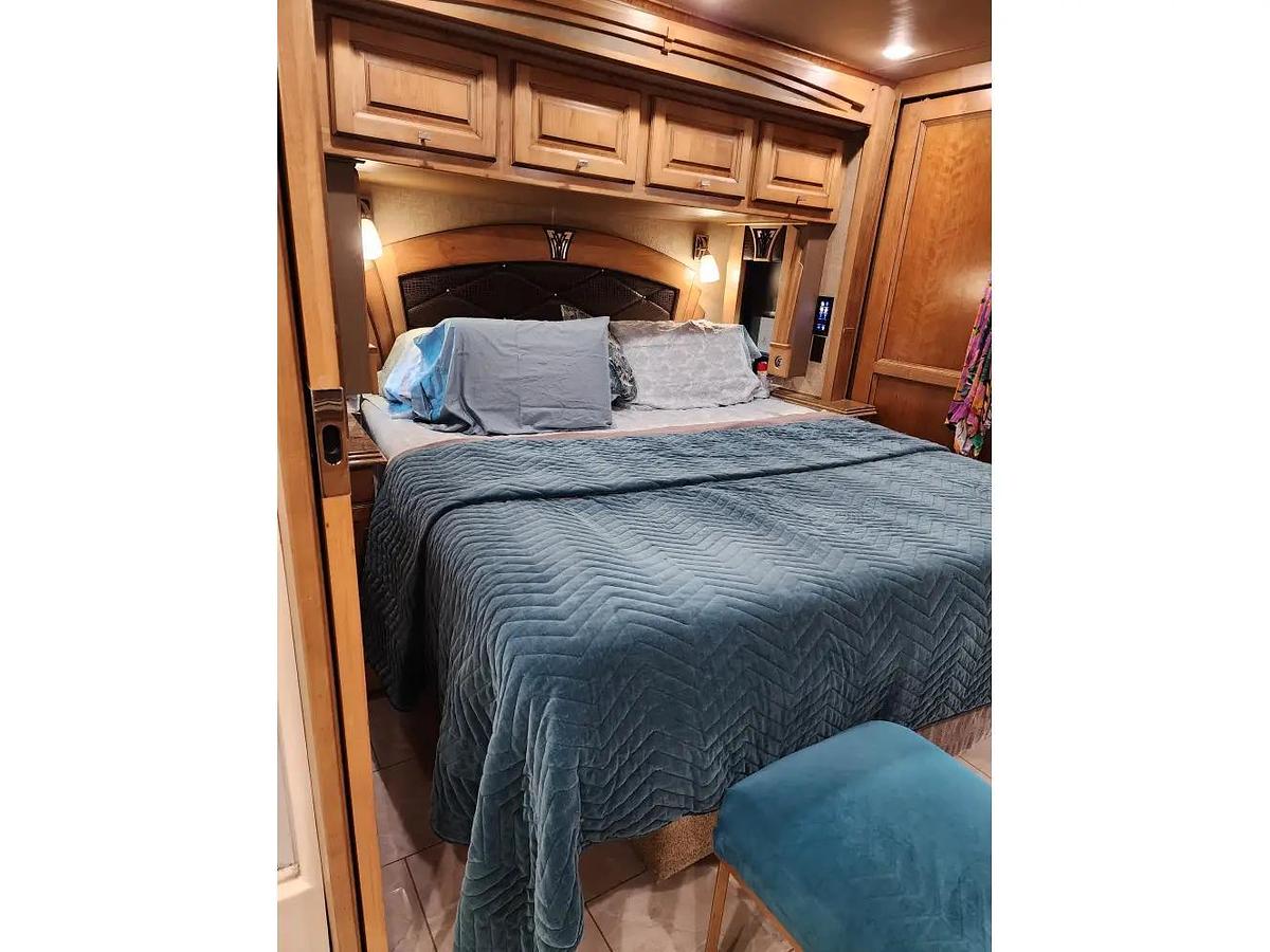 Used 2017 Tiffin Phaeton XSH 40IH