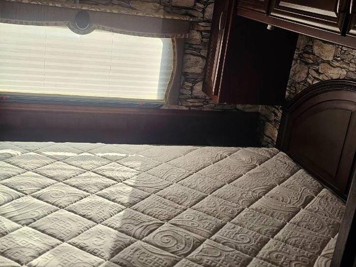 Used 2013 Thor Motor Coach Challenger 37DT