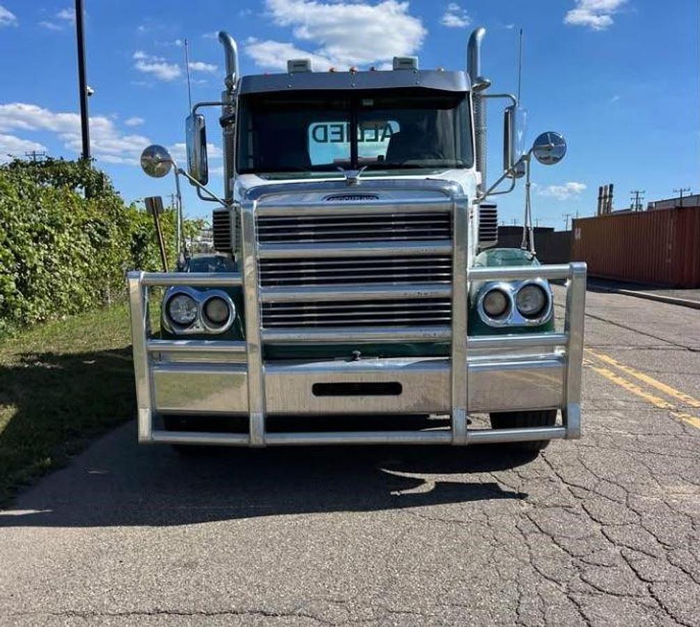 Used 2006 Freightliner Coronado
