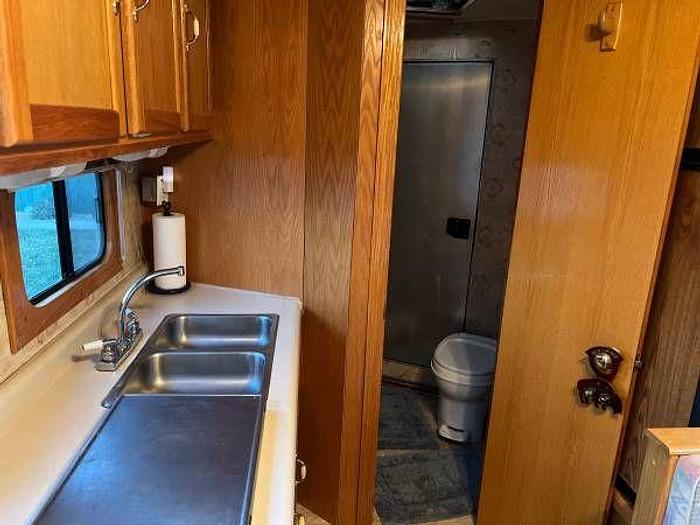 Used 2000 Sundowner Sunlite with Hitch