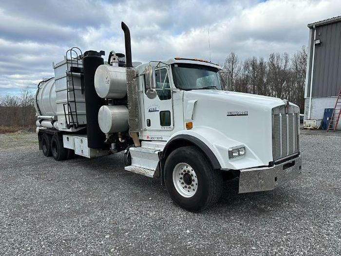 Used 2011 KENWORTH T800 Tank Truck