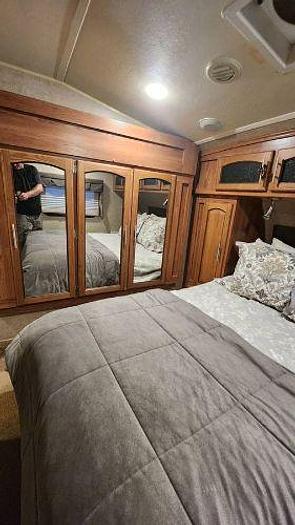 Used 2015 Forest River Rockwood Signature Ultra Lite 8281SS