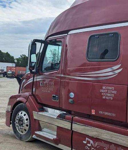 Used 2016 Volvo VNL42T730