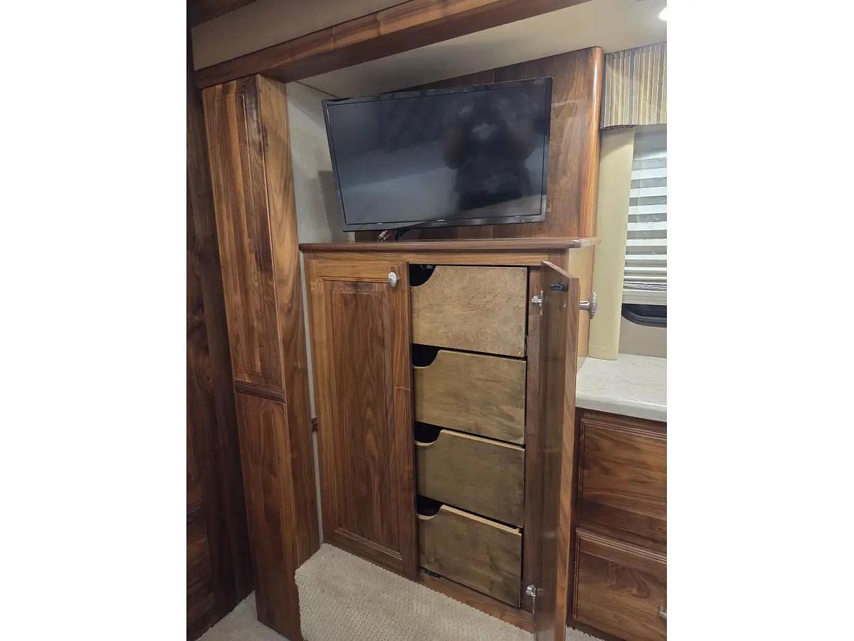 Used 2008 Foretravel Nimbus 342 Stonebriar