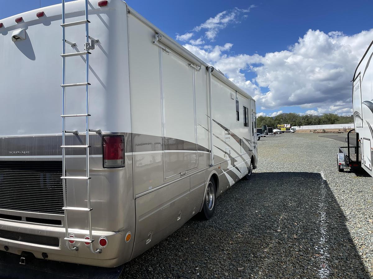 Used 2002 National Tradewinds Class A Motorhome