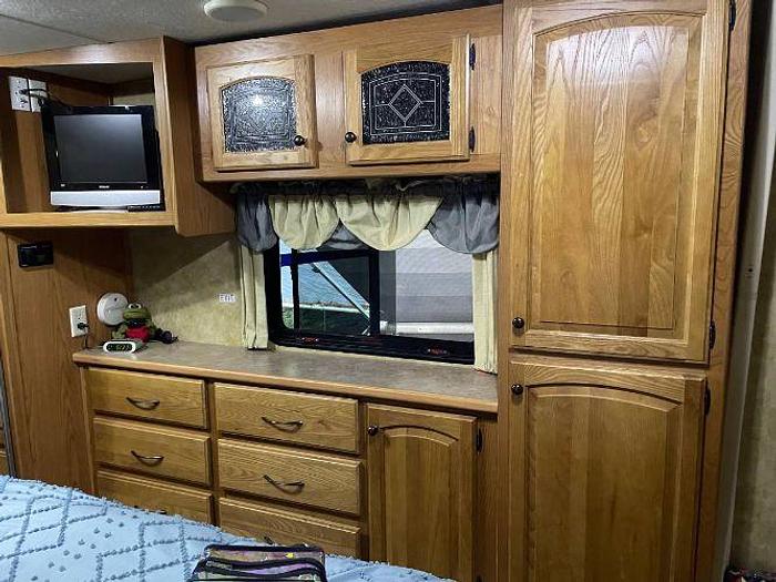 Used 2008 Heartland Bighorn 3370RL