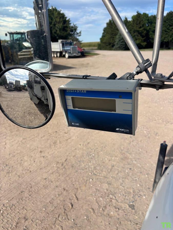 Used 2017 Roto-Mix 620-16XD Commercial Feed Mixer