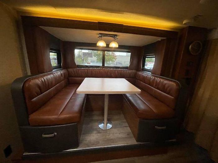 Used 2020 Lance Travel Trailer 1995