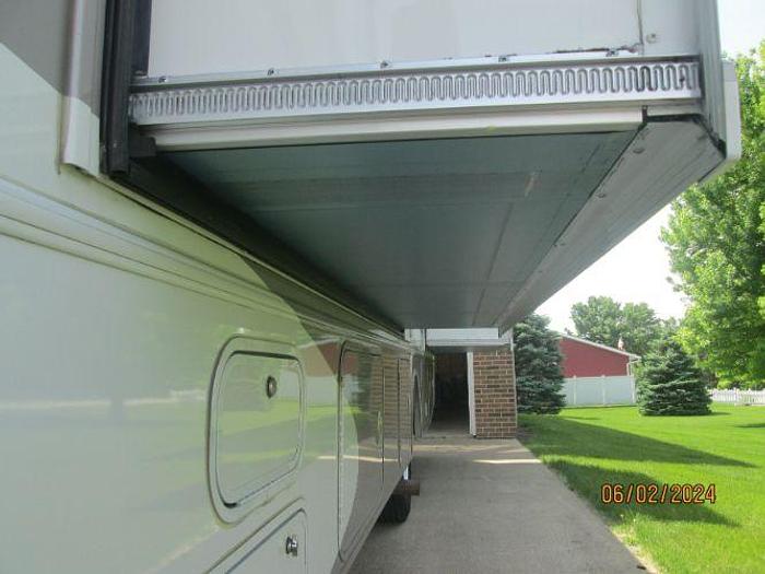 Used 2013 Winnebago Vista 30T
