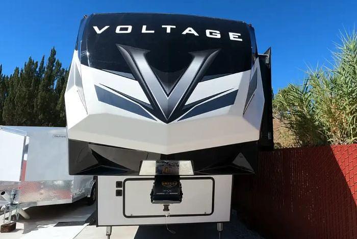 Used 2020 Dutchmen Voltage 3635