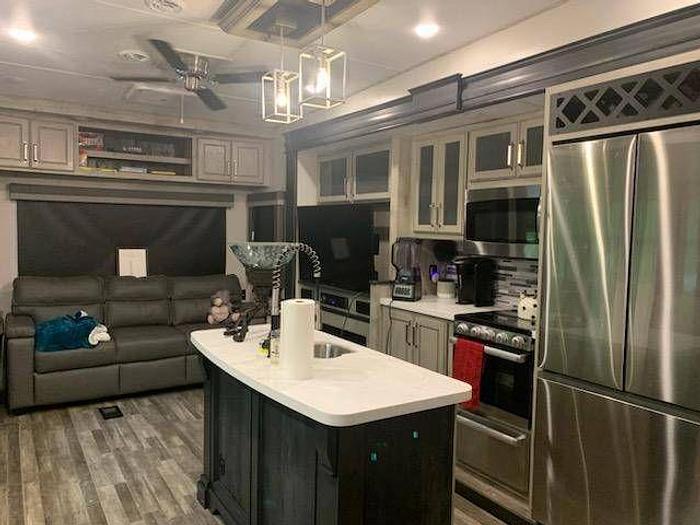 Used 2022 Keystone Avalanche 312RS