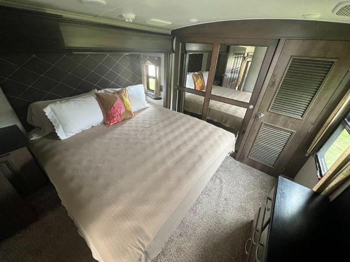 Used 2018 Keystone Montana 3721RL