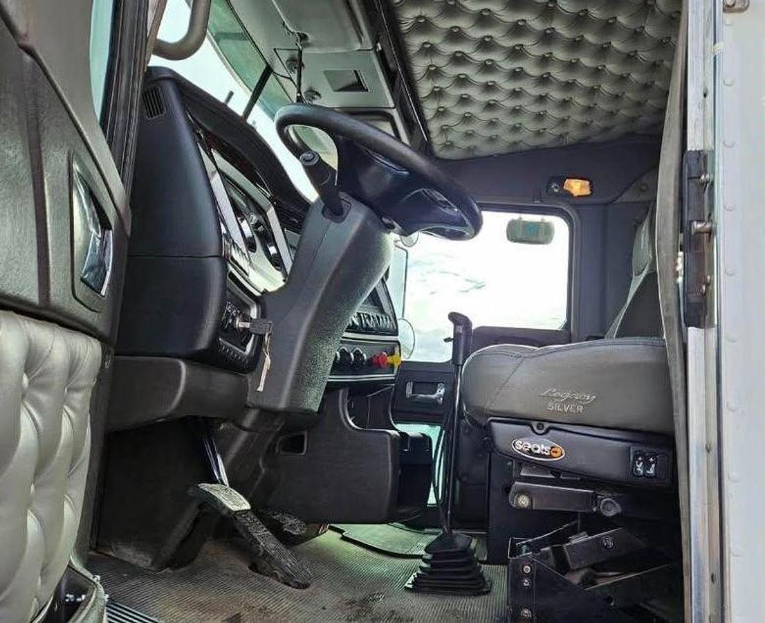 Used 2016 KENWORTH T800 Logging Truck