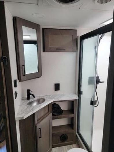 Used 2022 Alliance RV Valor 40V13