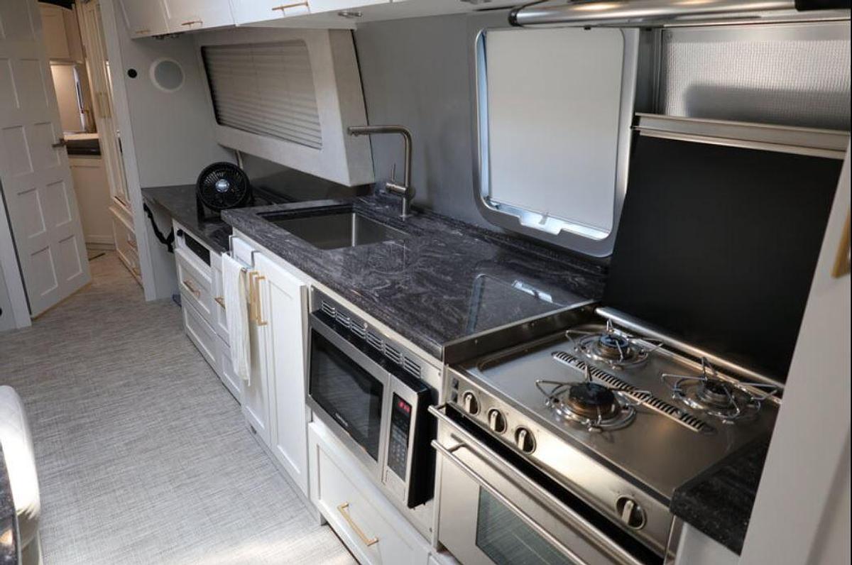 Used 2021 Airstream Classic 33FB Travel Trailer