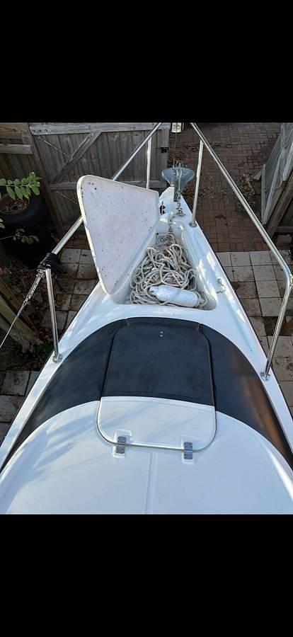 Used 2011 MacGregor M26 Powersailer • 90 HP Evinrude • Trailer Included • Sleeps 6