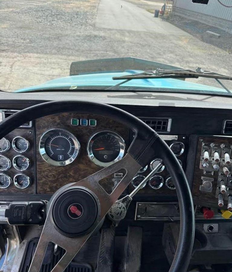 Used 1997 Kenworth T800 Dump Truck