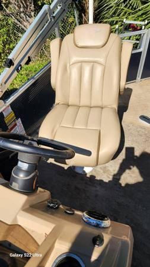 Used 2017 Bennington 24SLX3