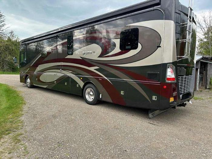 Used 2017 Fleetwood Discovery LXE 40G