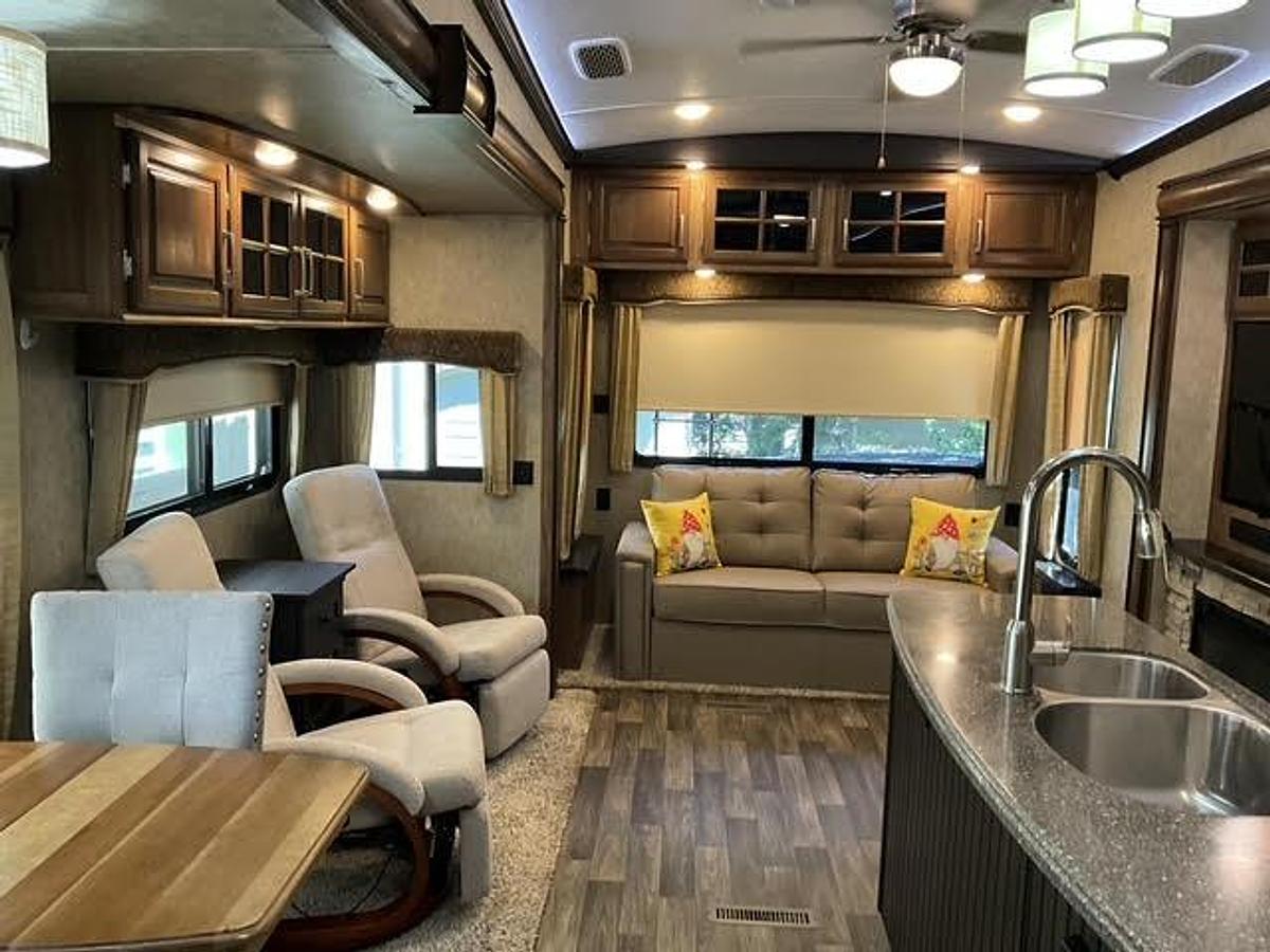 Used 2017 Keystone Montana 3721RL Fifth Wheel