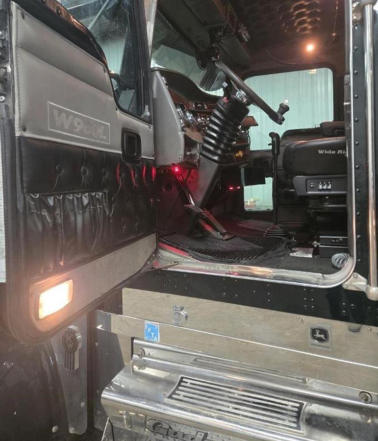 Used 2003 KENWORTH W900L