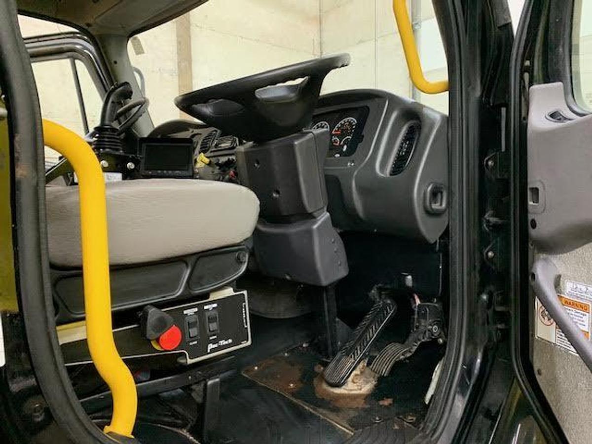 Used 2022 Freightliner M2