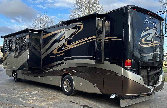 Used 2011 Forest River Berkshire 390BH
