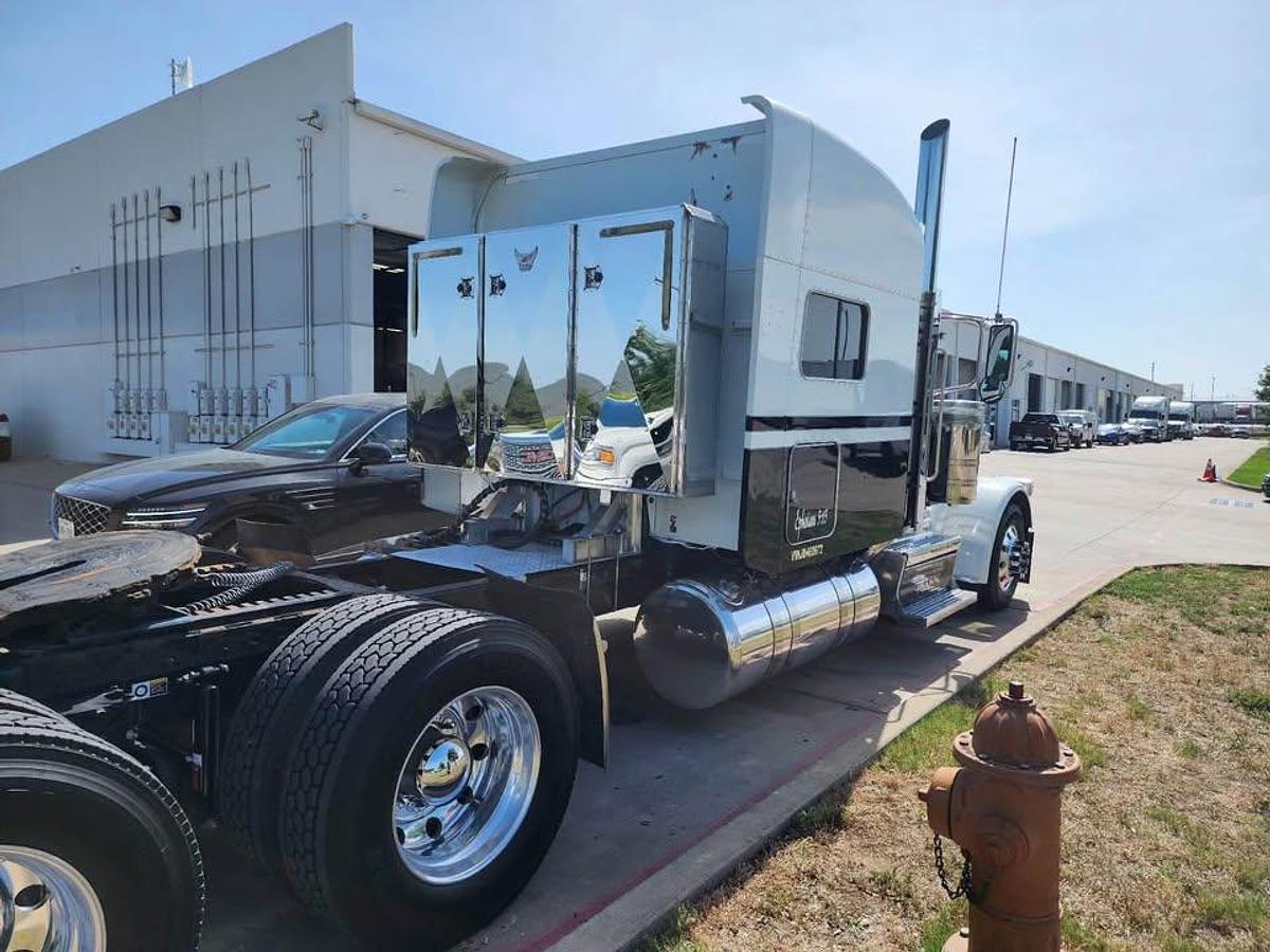 Used 2018 Peterbilt 389