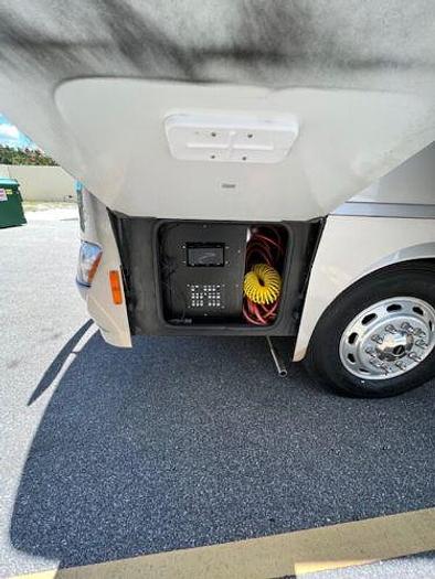 Used 2011 Itasca Meridian 40U