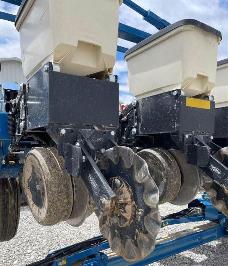 Used 2023 Kinze 3605