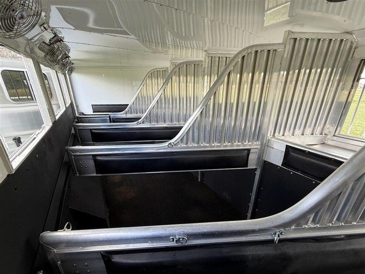 Used 2021 4 Star 5 Horse