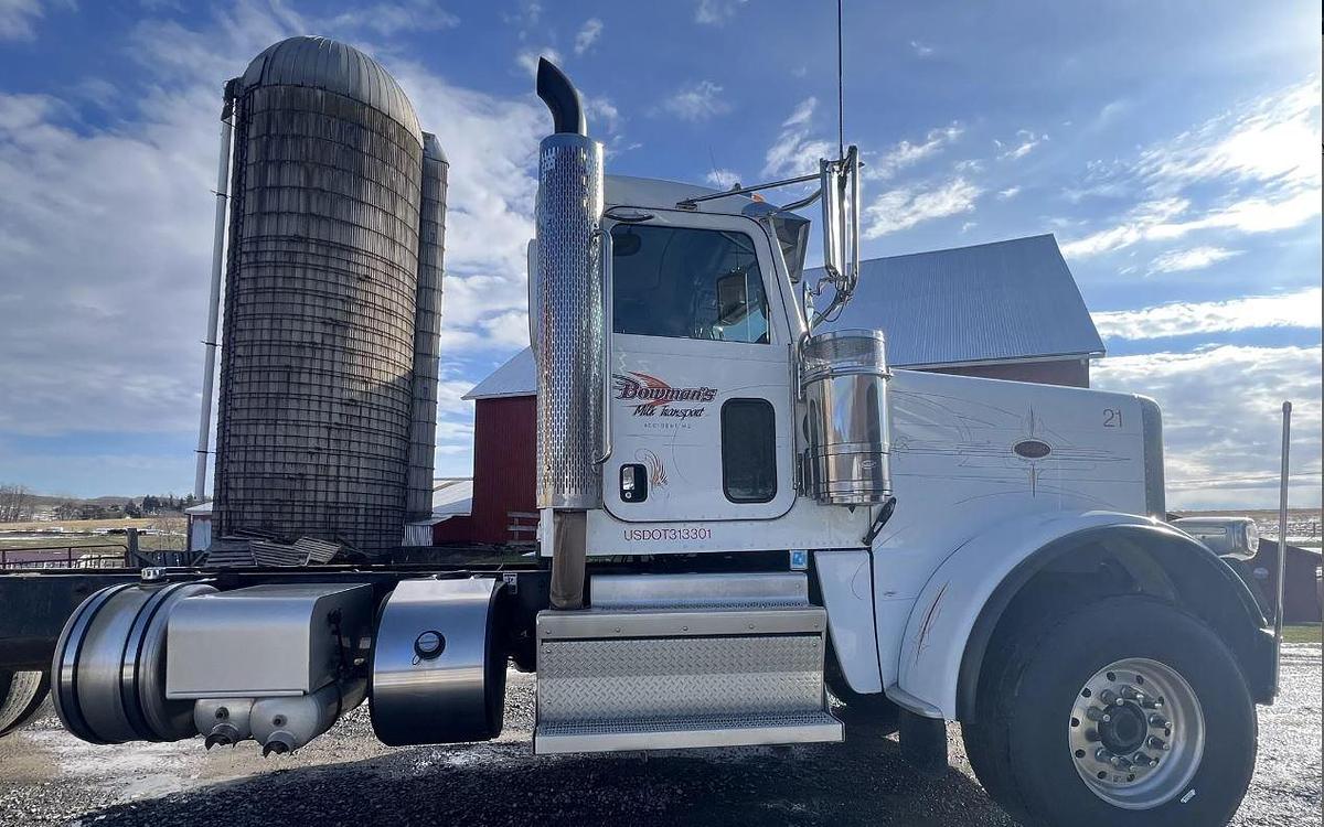 Used 2018 PETERBILT 389