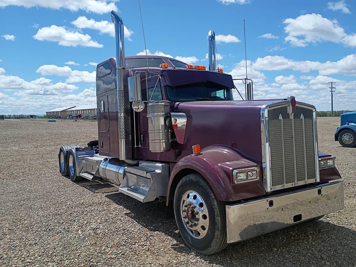 Used 2019 Kenworth W900