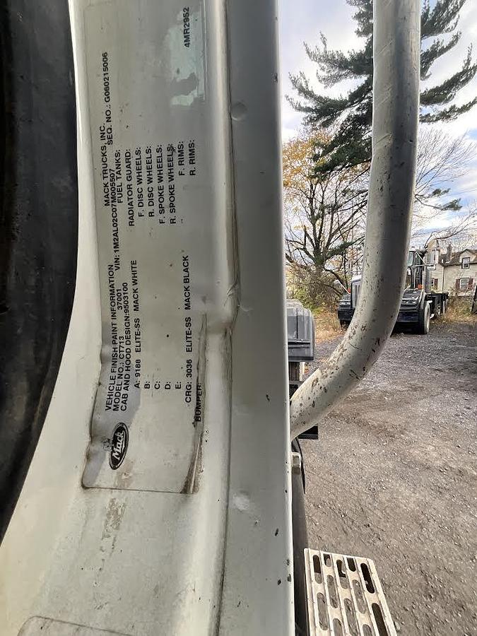 Used 2005 Mack CT713 Roll-Off Truck