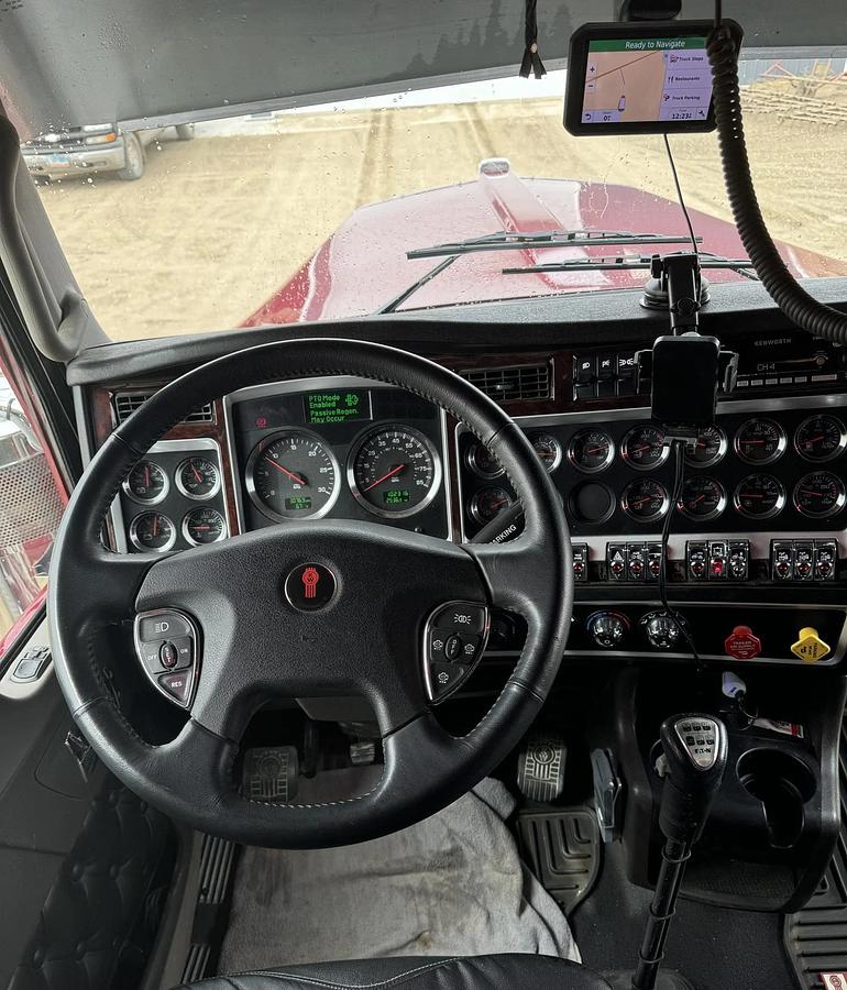 Used 2025 Kenworth W900 Sleeper Semi Truck