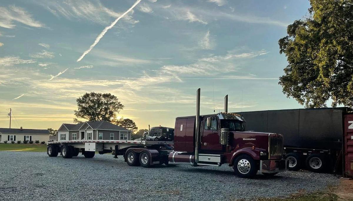 Used 2014 Western Star 4900EX Sleeper Semi Truck