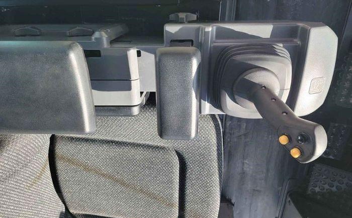 Used 2012 CATERPILLAR 953D