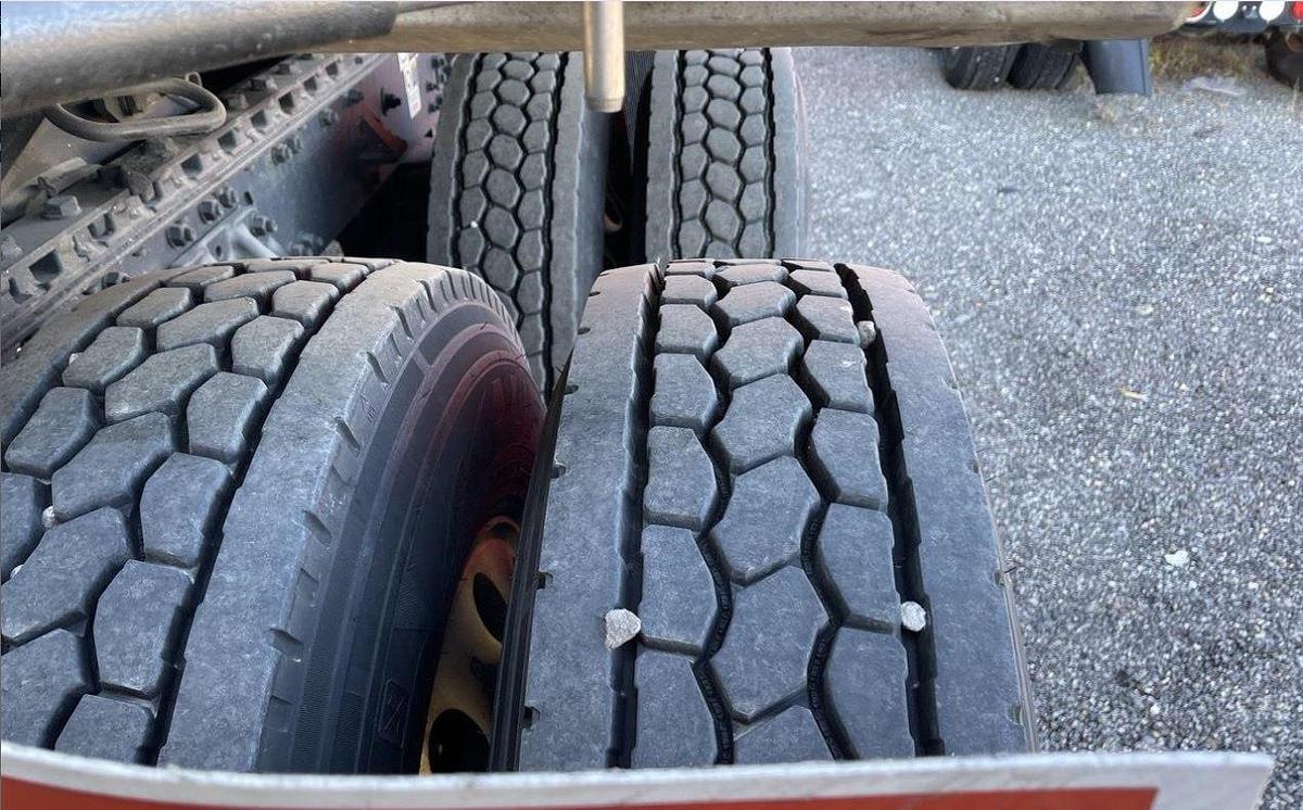 Used 2009 Mack Granite GU813 Grapple Truck